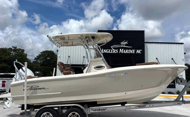 2022 Pioneer 222 Islander 